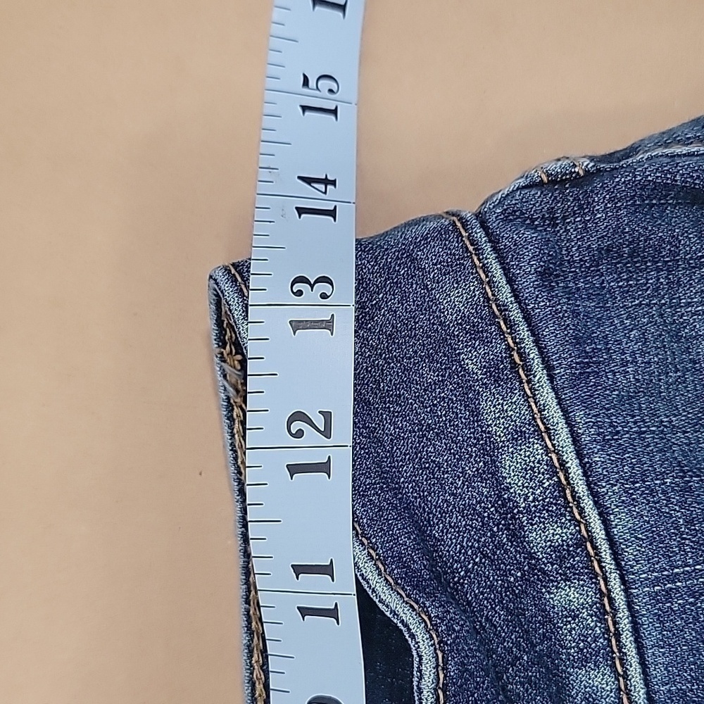 Wrangler, Retro Mae Shorts, Size 1 Avg, Excellent Condition, Like New! - Picture 4 of 9